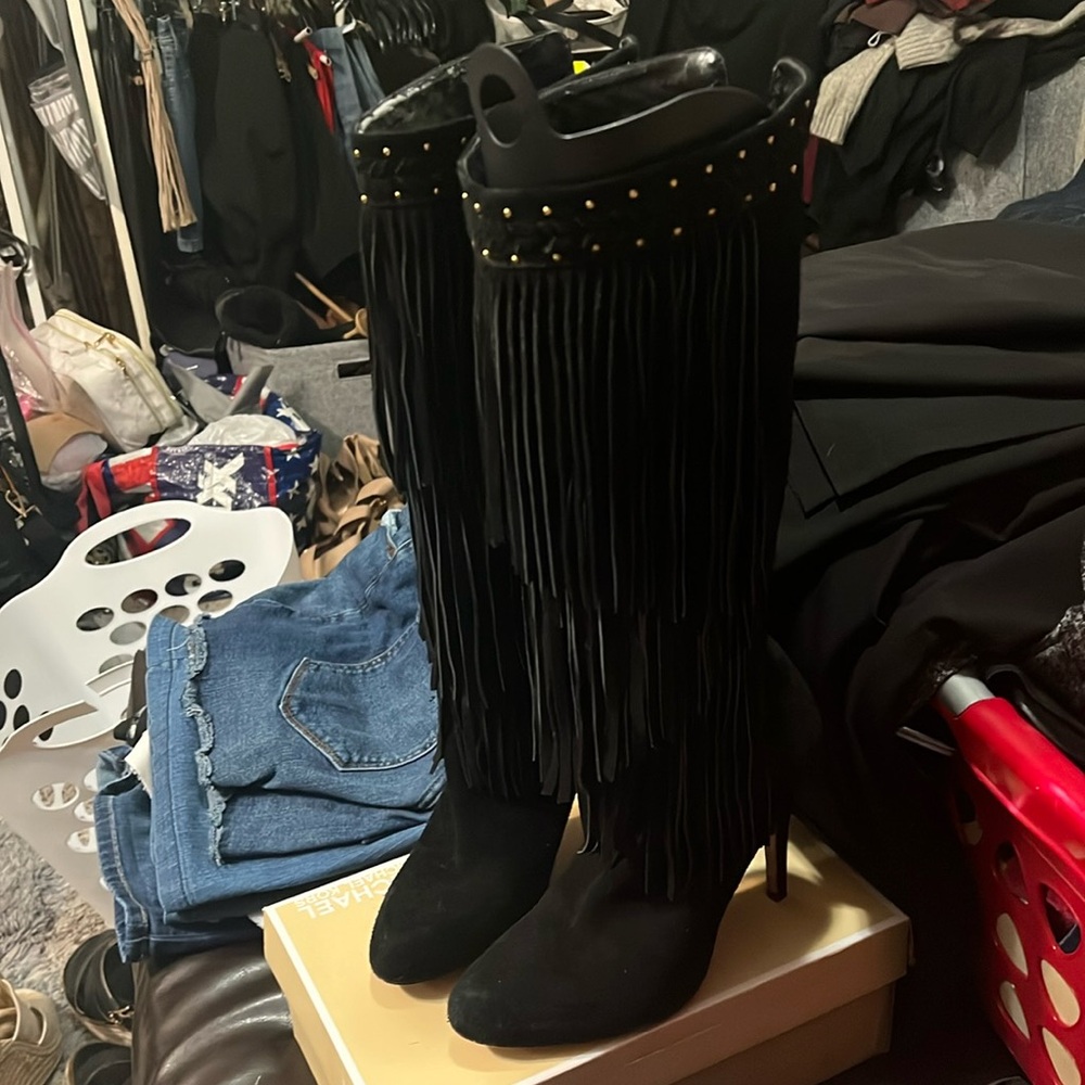 Sz10 INC Tomi suede fringe boots